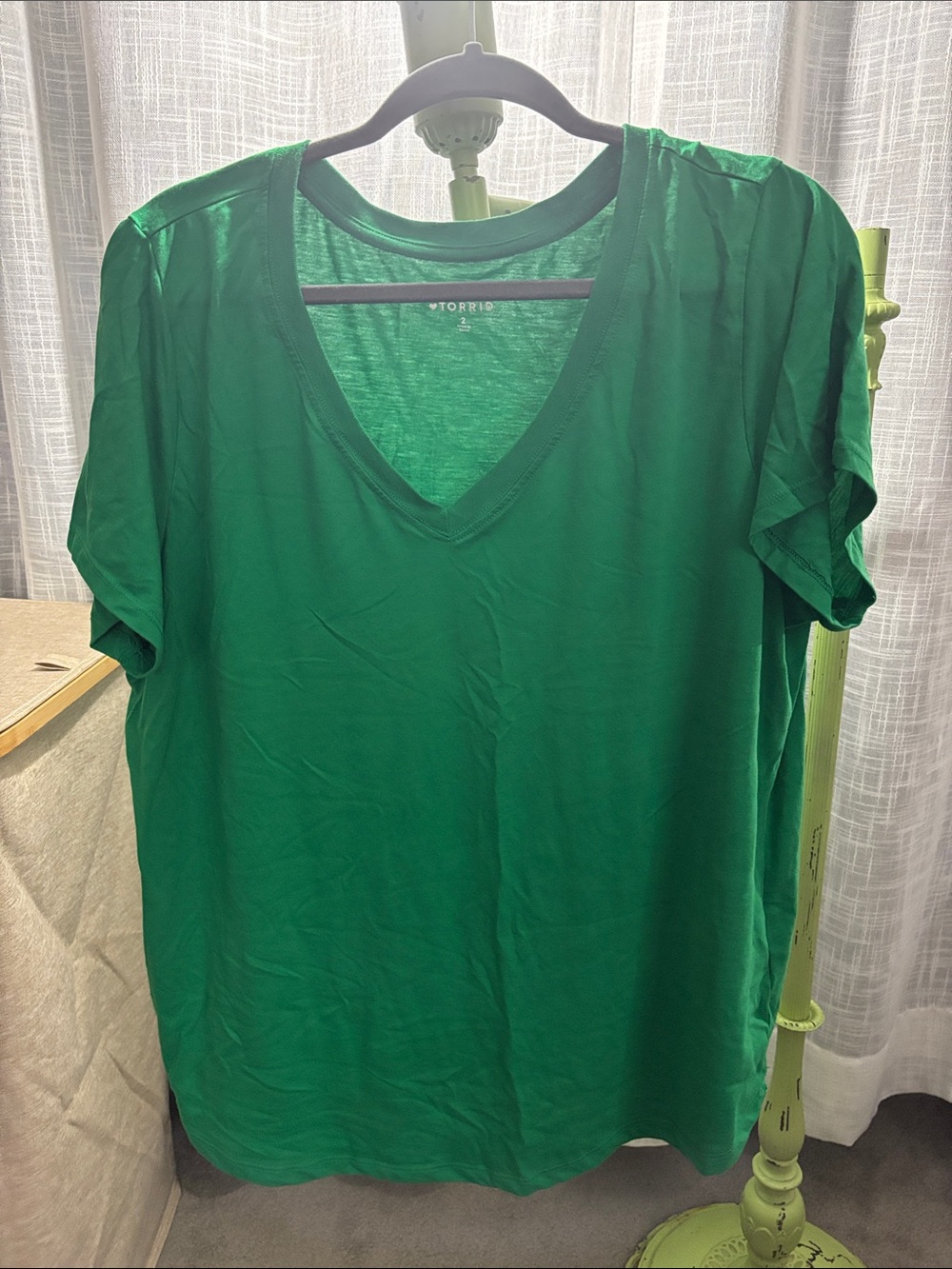torrid Green V-Neck Short Sleeve Tee